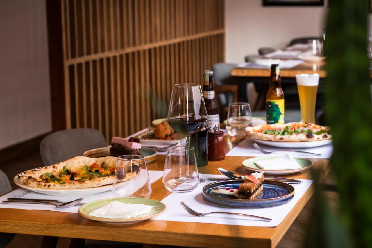 Nomad Hotel Lazimpat Катманду Екстериор снимка