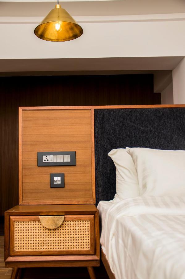 Nomad Hotel Lazimpat Катманду Екстериор снимка