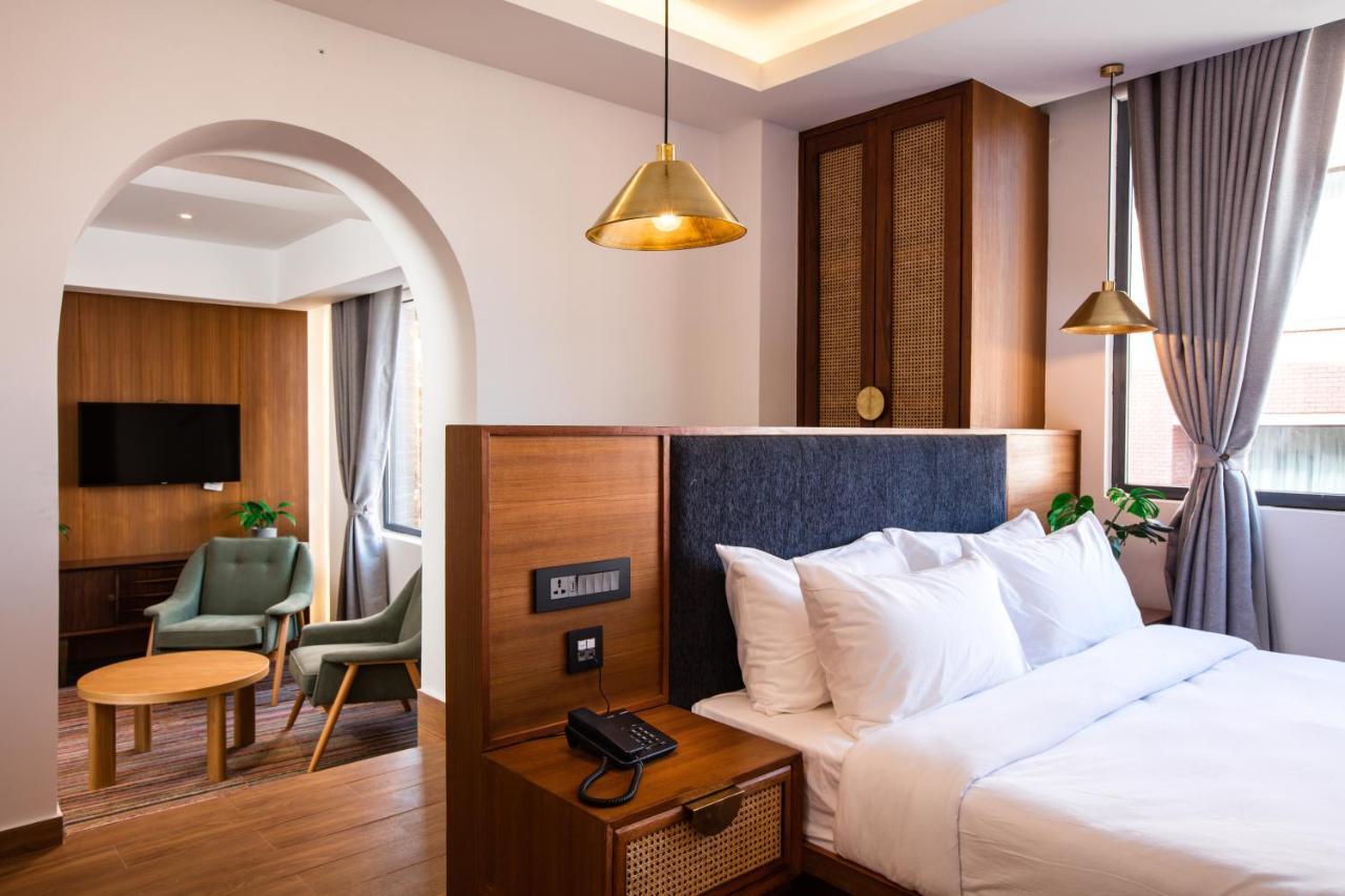 Nomad Hotel Lazimpat Катманду Екстериор снимка